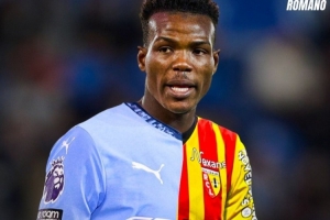 队报：里昂将免费租借曼城后卫朱马-巴 19岁小将此前曾租借到朗斯