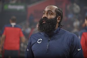 手握球员选项！名记：哈登已重返全明星 他降薪多年值得更大合同