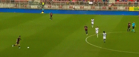 华体会官方-【热身赛】新援处子球+助攻 莱昂破门 AC米兰5比0胜